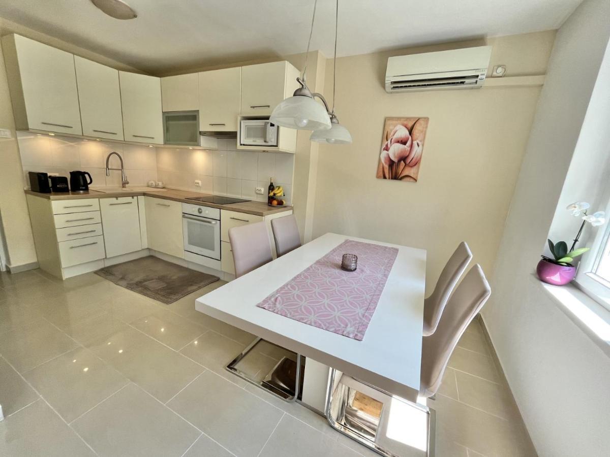 Luxury Apartment Lolipop สปลิท ภายนอก รูปภาพ